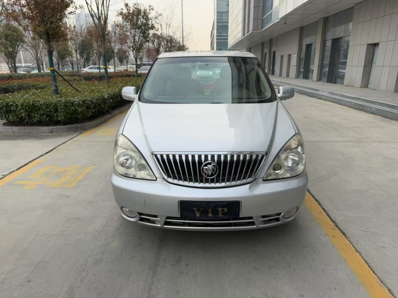 济宁16年别克GL81