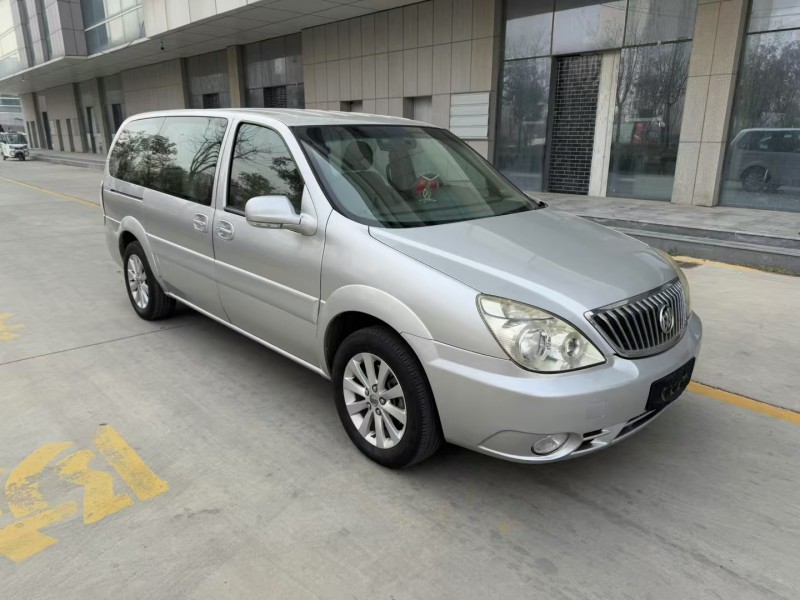 济宁16年别克GL82