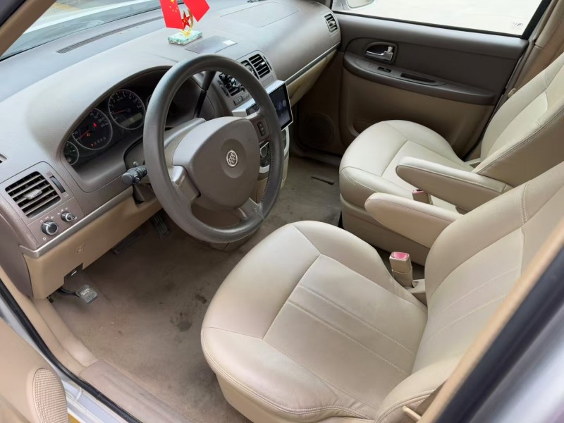 济宁16年别克GL85