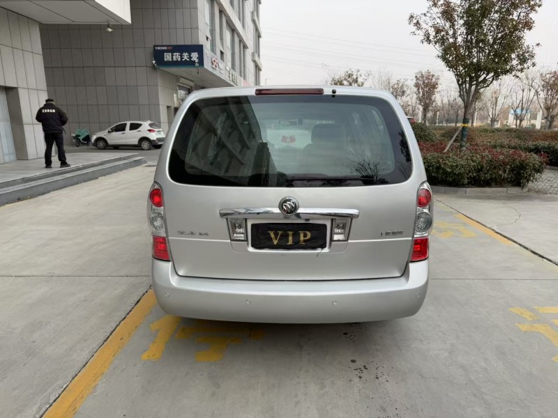 济宁16年别克GL89