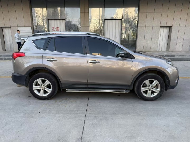 济宁14年丰田RAV4荣放8