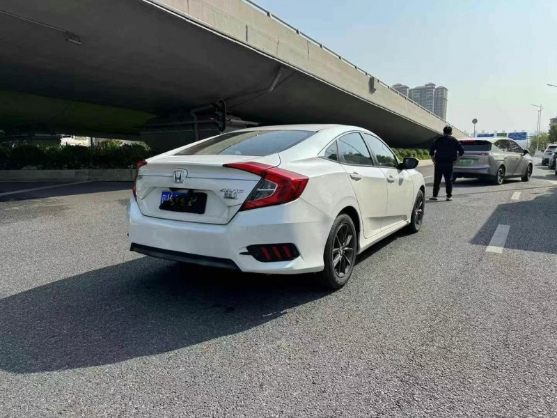 广州17年本田思域7