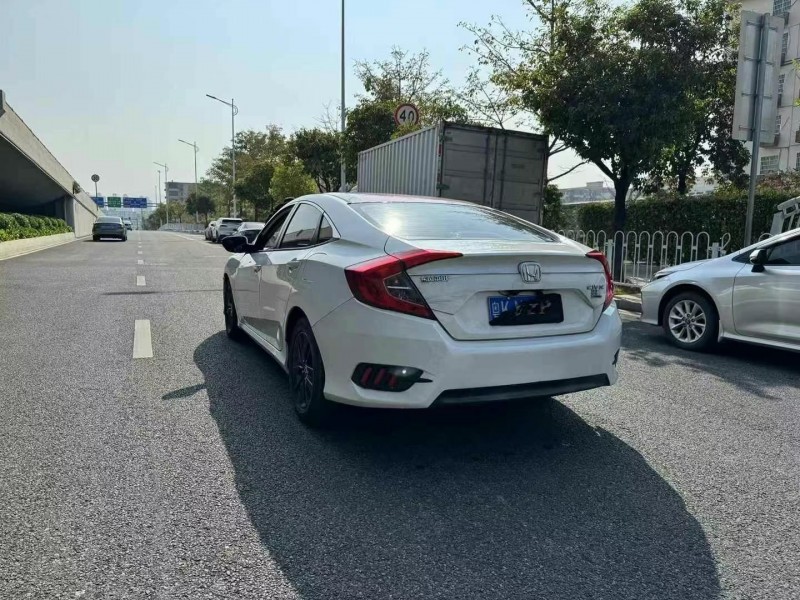 广州17年本田思域8