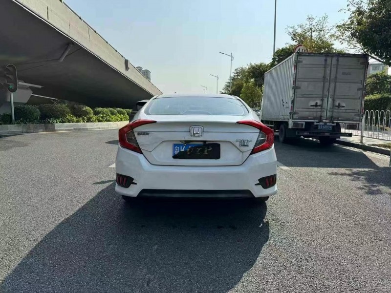 广州17年本田思域9