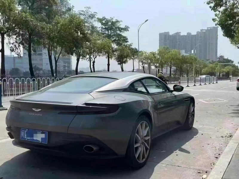 广州18年阿斯顿·马丁DB113