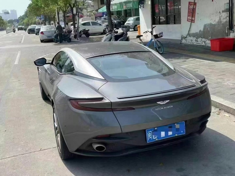 广州18年阿斯顿·马丁DB114