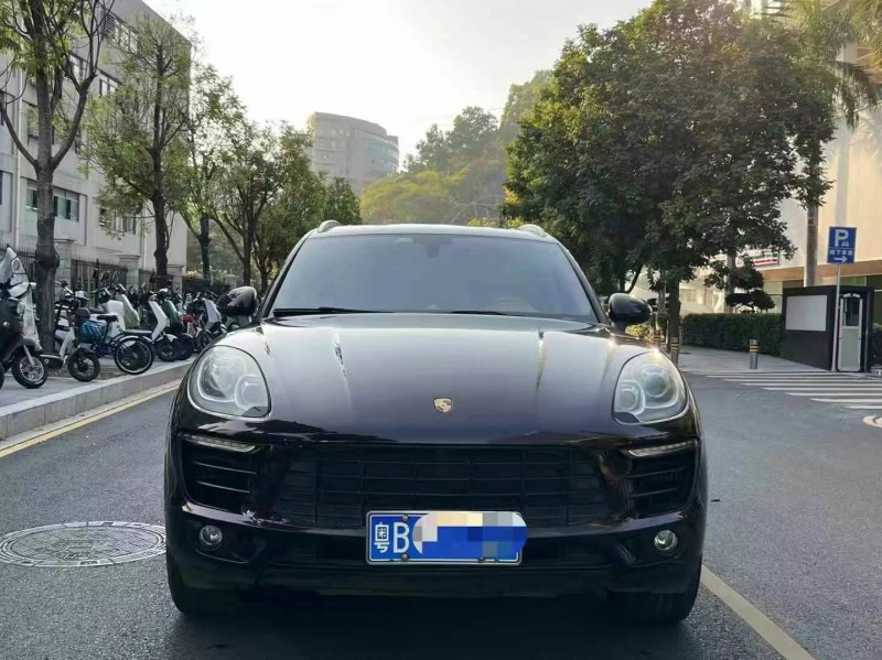 广州16年保时捷Macan1