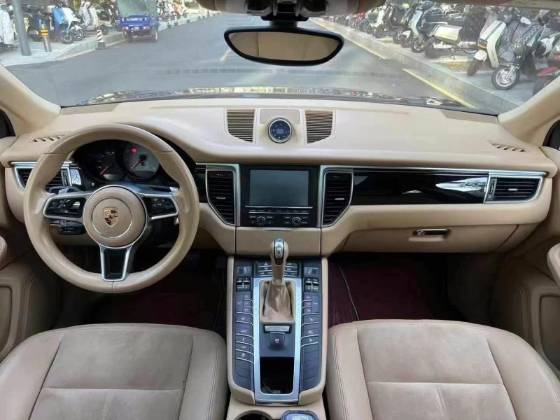 广州16年保时捷Macan5