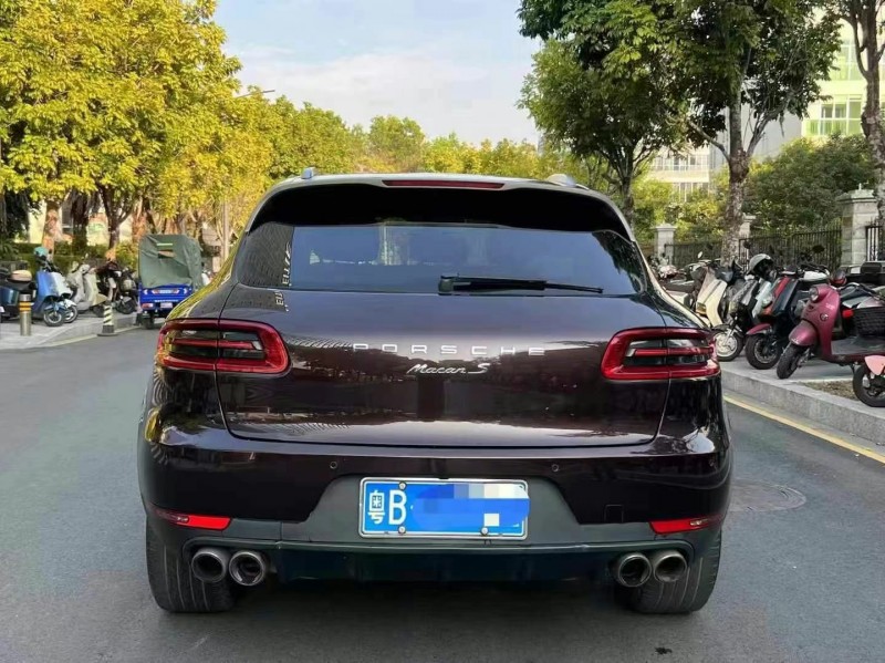 广州16年保时捷Macan9