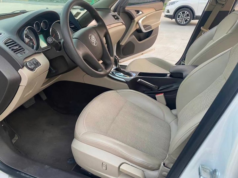 徐州12年别克君威2