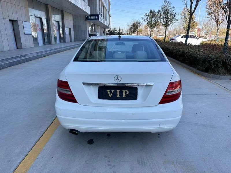 济宁13年奔驰C9