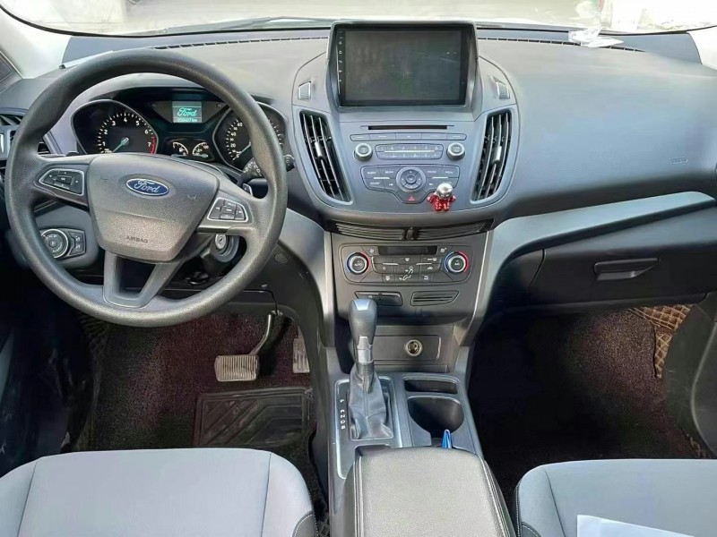 济宁17年福特翼虎4