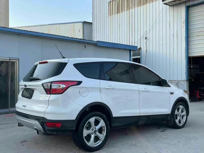 济宁17年福特翼虎7