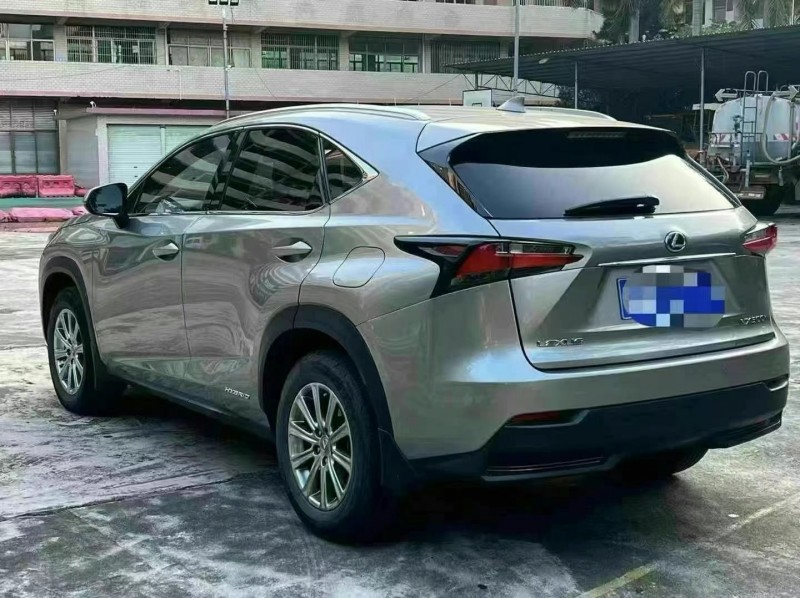 广州16年雷克萨斯NX8