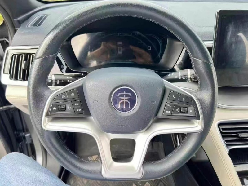 广州22年比亚迪宋新能源3