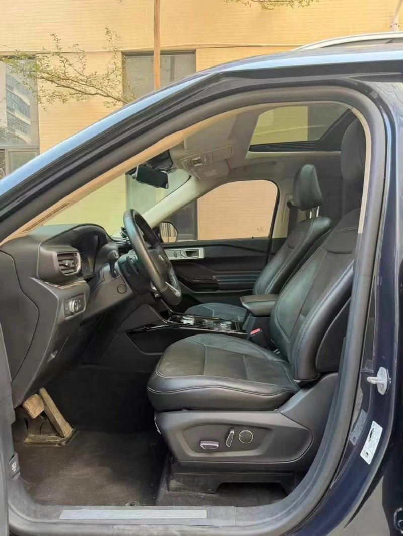 广州20年福特探险者5