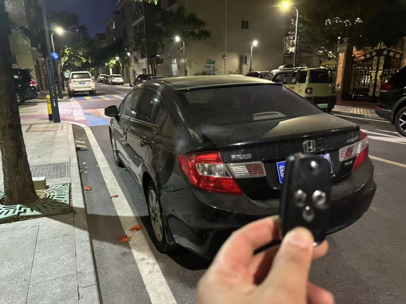 广州13年本田思域3