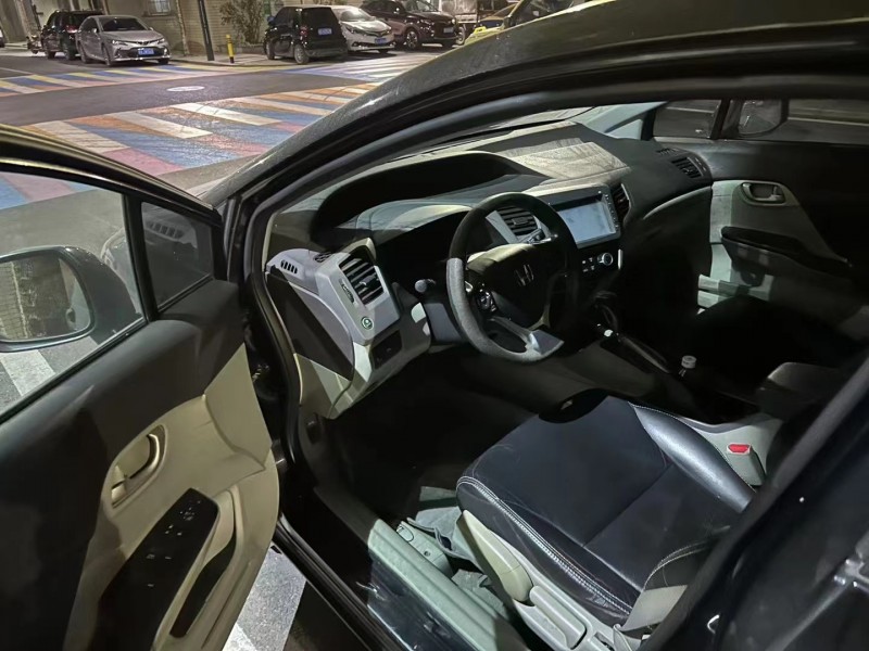 广州13年本田思域5