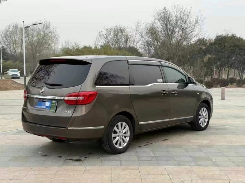 济宁17年别克GL88