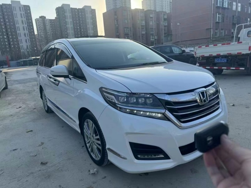 济宁17年本田艾力绅2