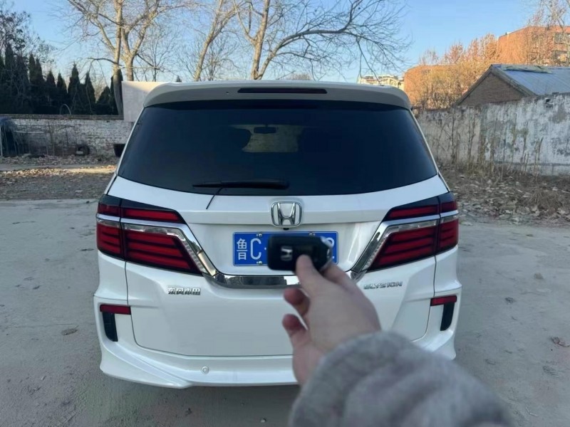 济宁17年本田艾力绅3