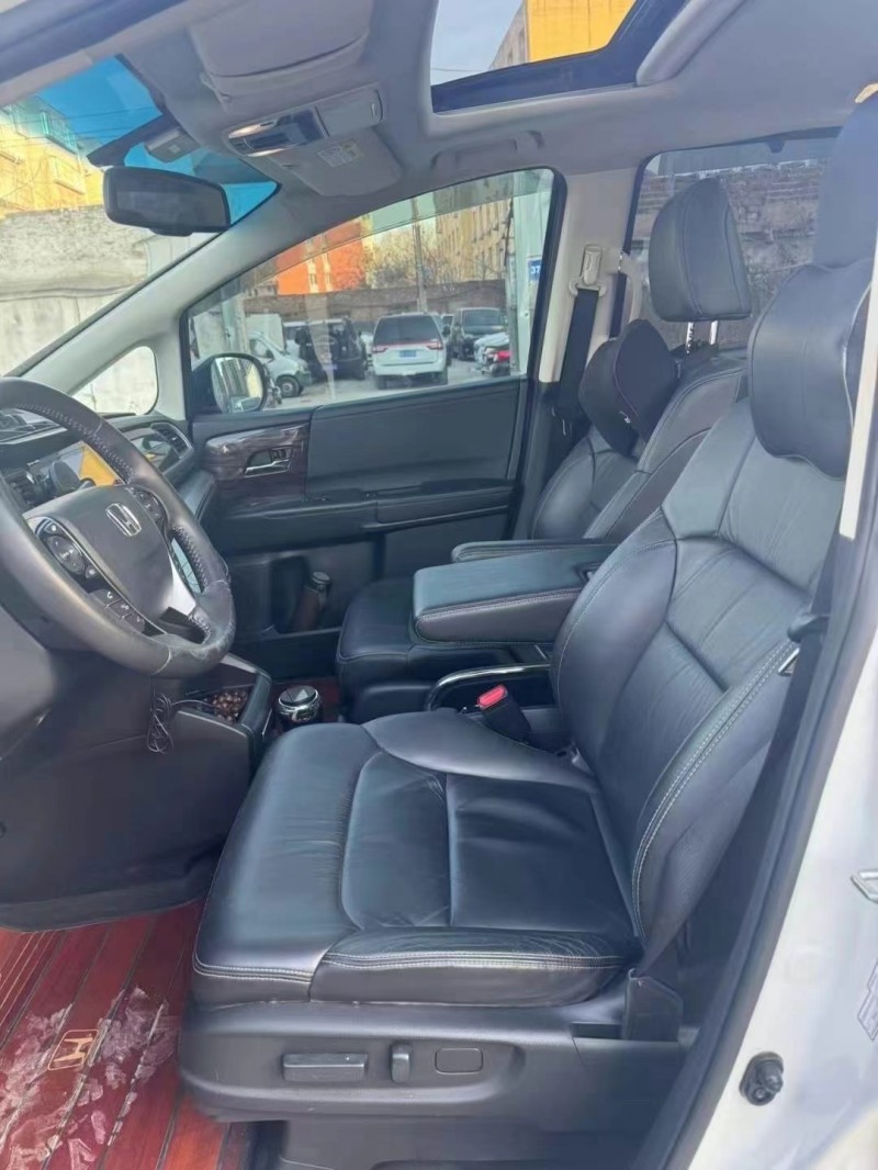 济宁17年本田艾力绅4