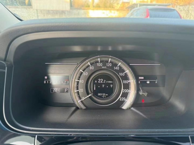 济宁17年本田艾力绅8