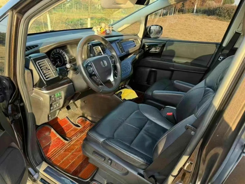 济宁19年本田艾力绅8