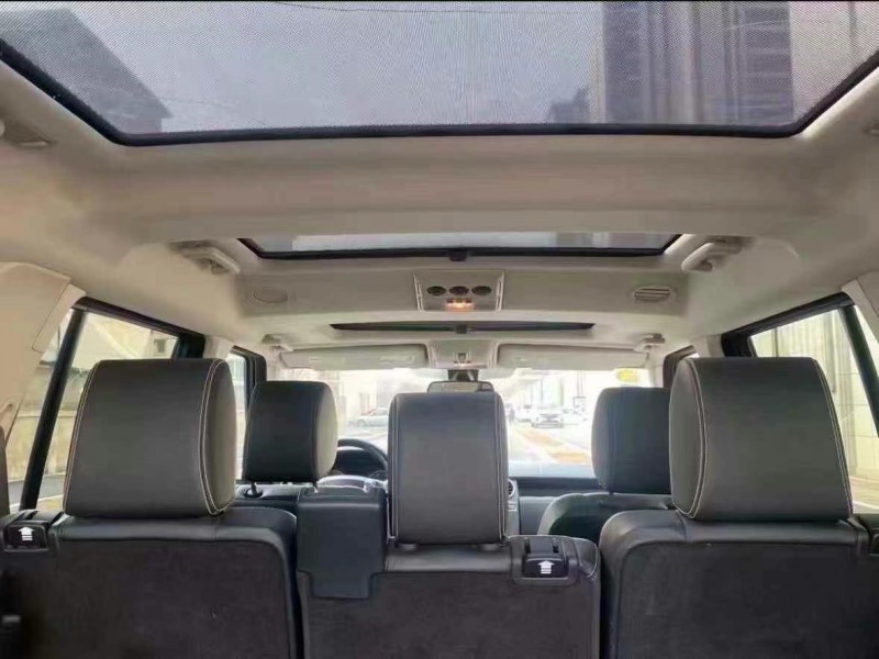 济宁14年路虎发现9