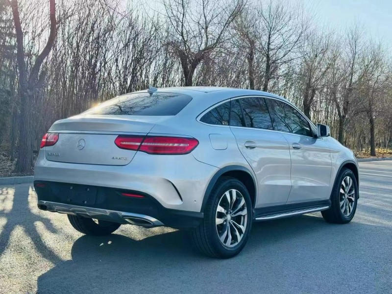 济宁16年奔驰GLE5