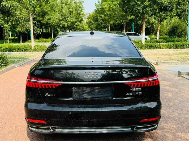 济宁22年奥迪A6L7