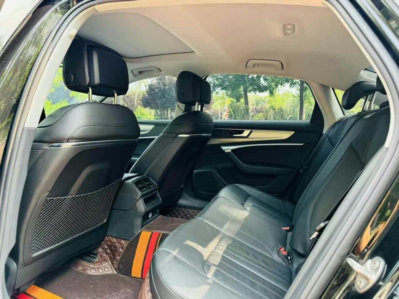 济宁22年奥迪A6L8