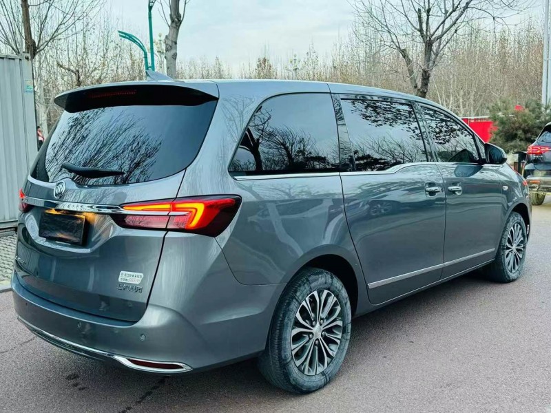 济宁22年别克GL89