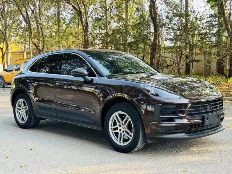济宁19年保时捷Macan2