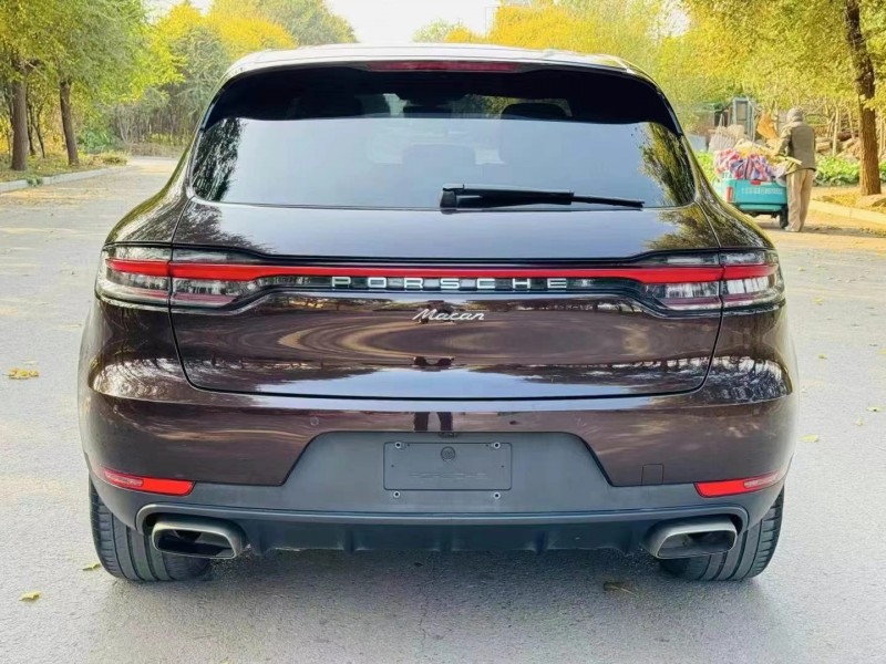 济宁19年保时捷Macan9