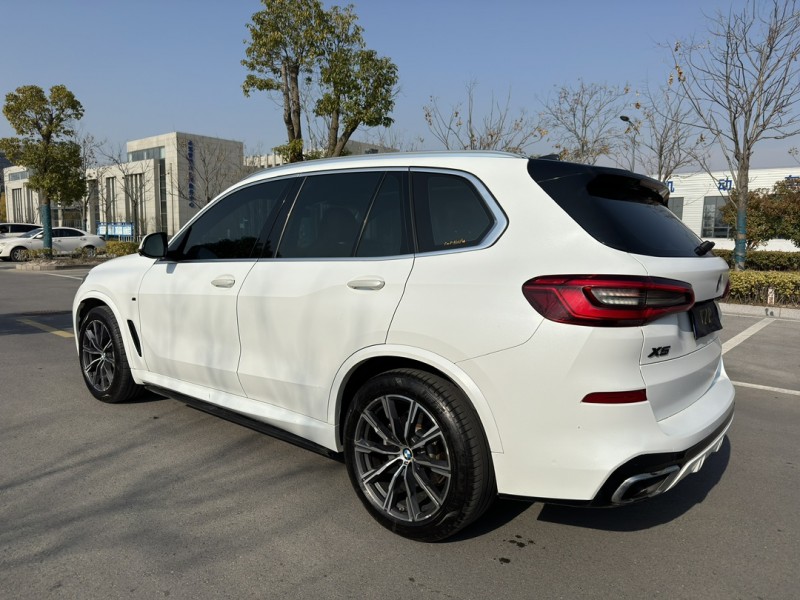 盐城19年宝马X59