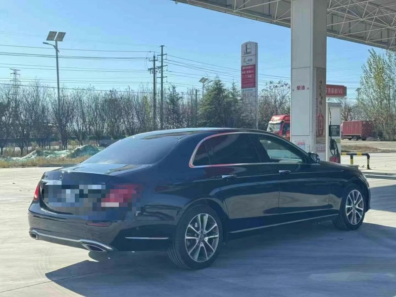 青岛18年奔驰E8