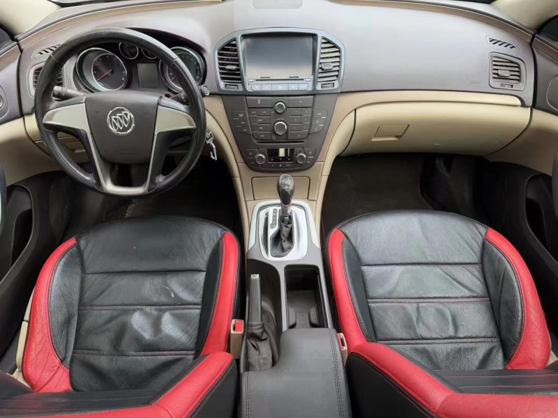 济宁13年别克君威4