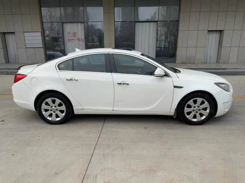 济宁13年别克君威8