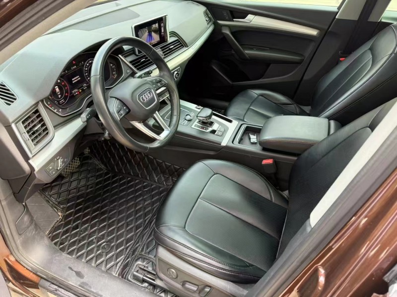 济宁19年奥迪Q55