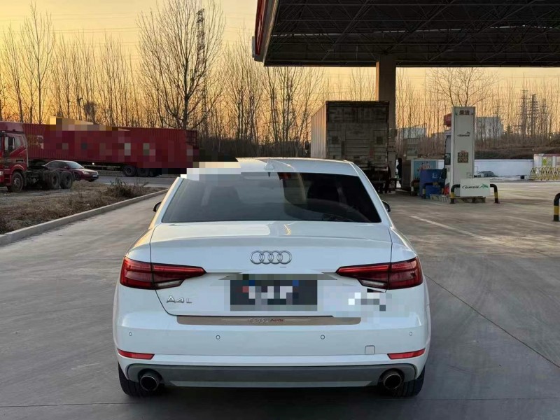 青岛17年奥迪A4L9