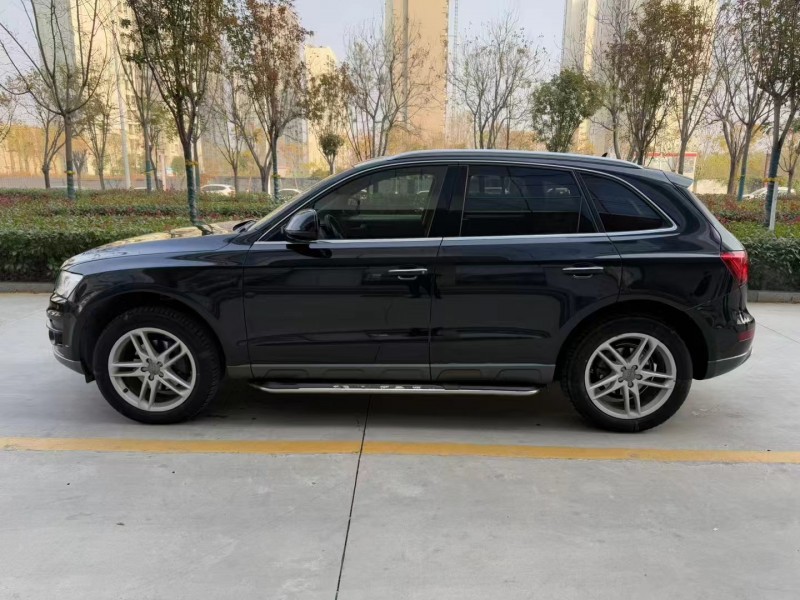 济宁18年奥迪Q58