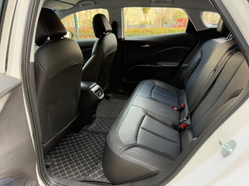 济宁23年别克微蓝6