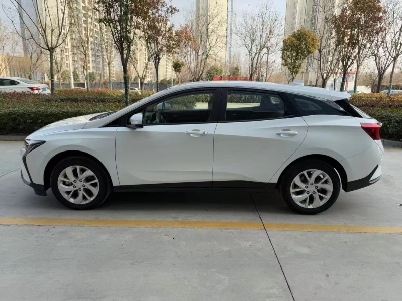 济宁23年别克微蓝8