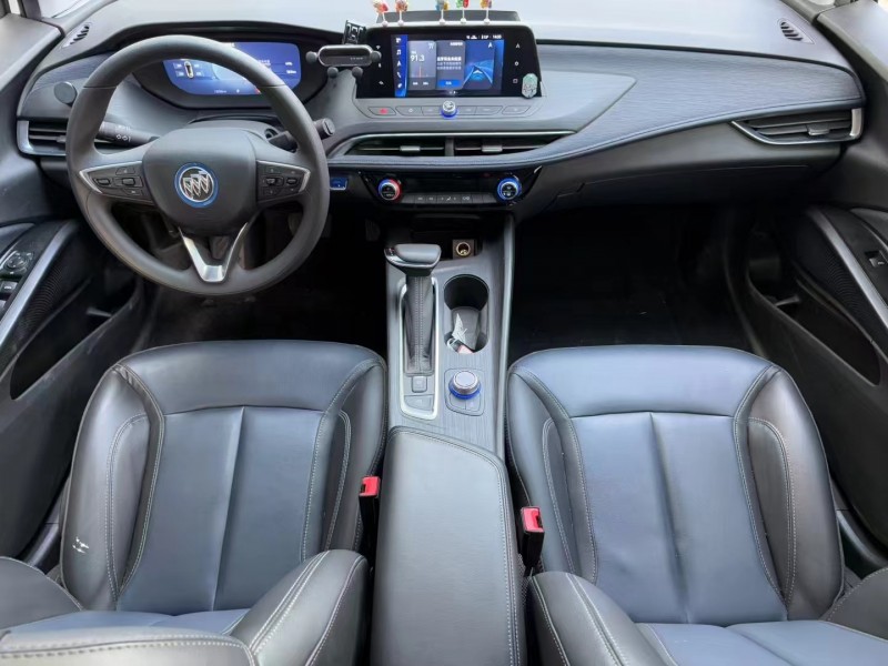 济宁24年别克微蓝5