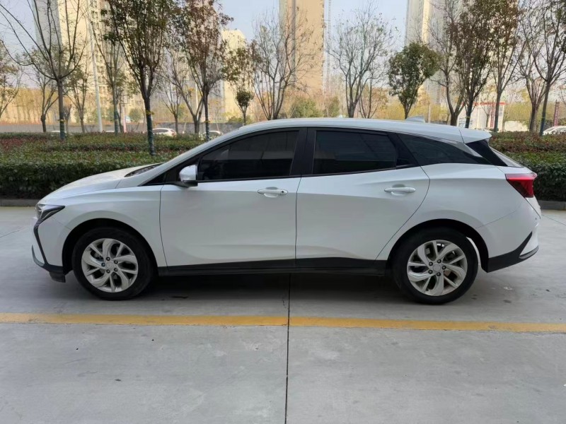 济宁24年别克微蓝8