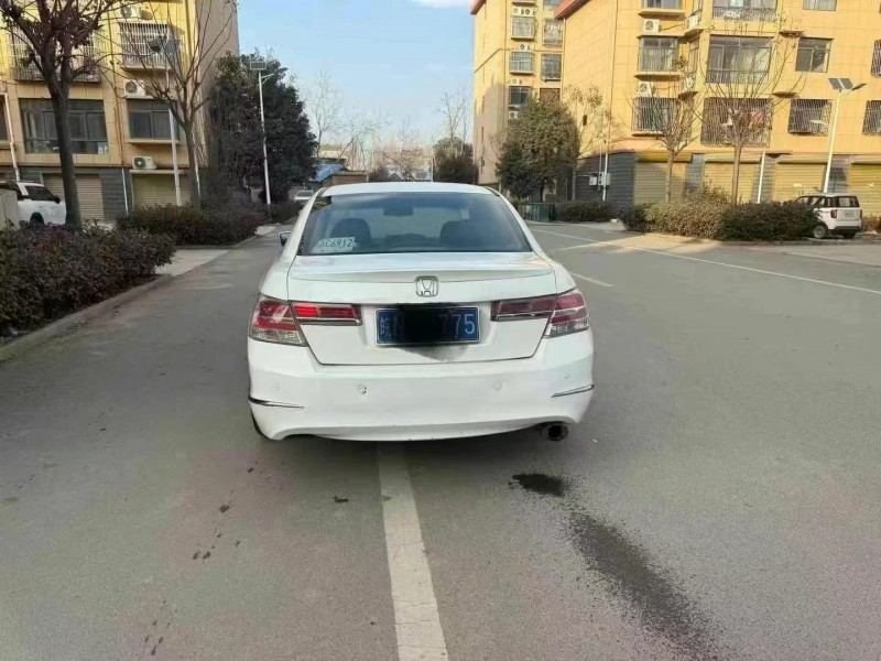 济宁13年本田雅阁3