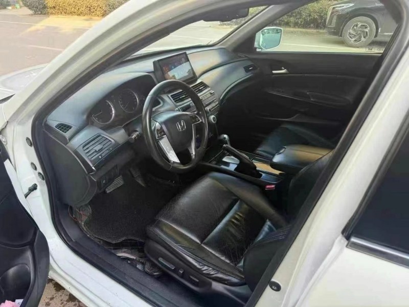 济宁13年本田雅阁7