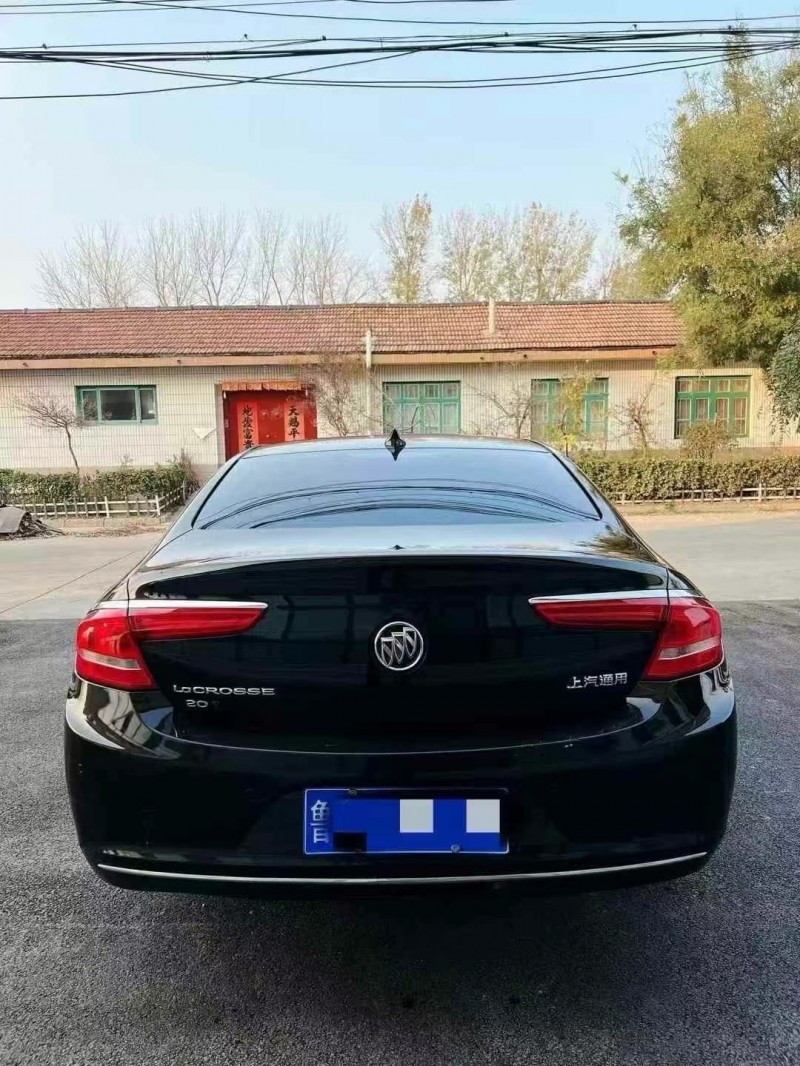 济宁19年别克君越2