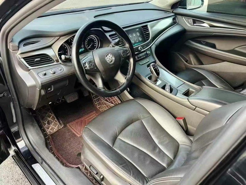 济宁19年别克君越4